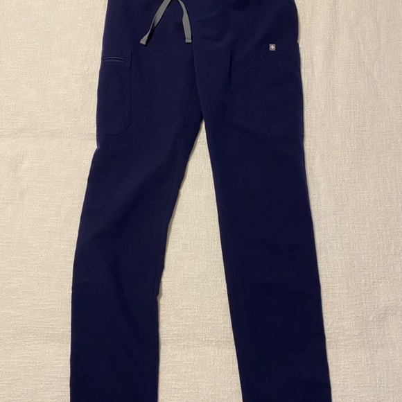 Figs Navy Blue Scrub Set - Picture 6 of 6